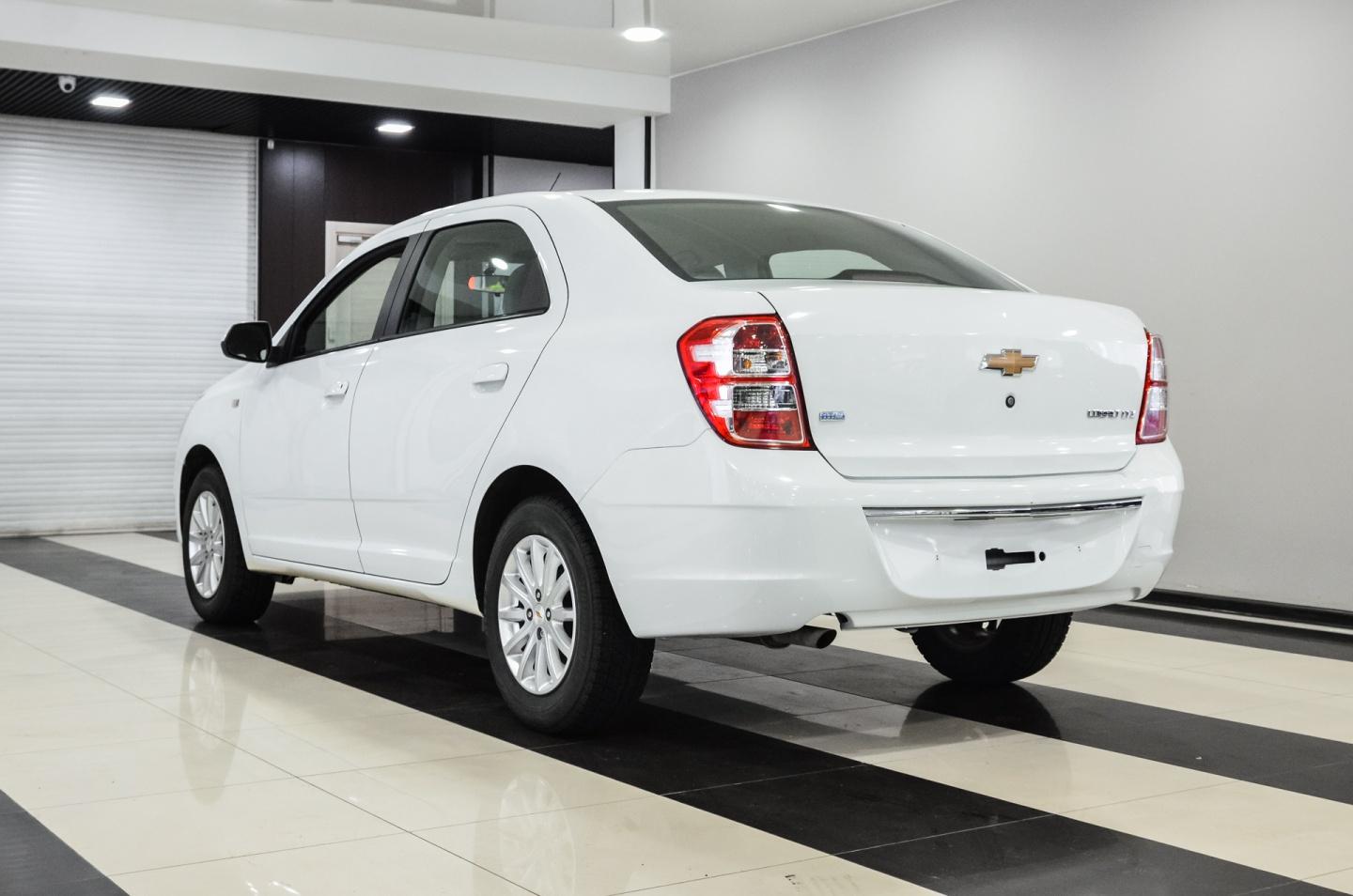 Купить БУ Chevrolet Cobalt 2013 года выпуска с пробегом 48 637 км в Москве,  продажа б/у Шевроле Cobalt (Белый) — Автосалон Trade Profi