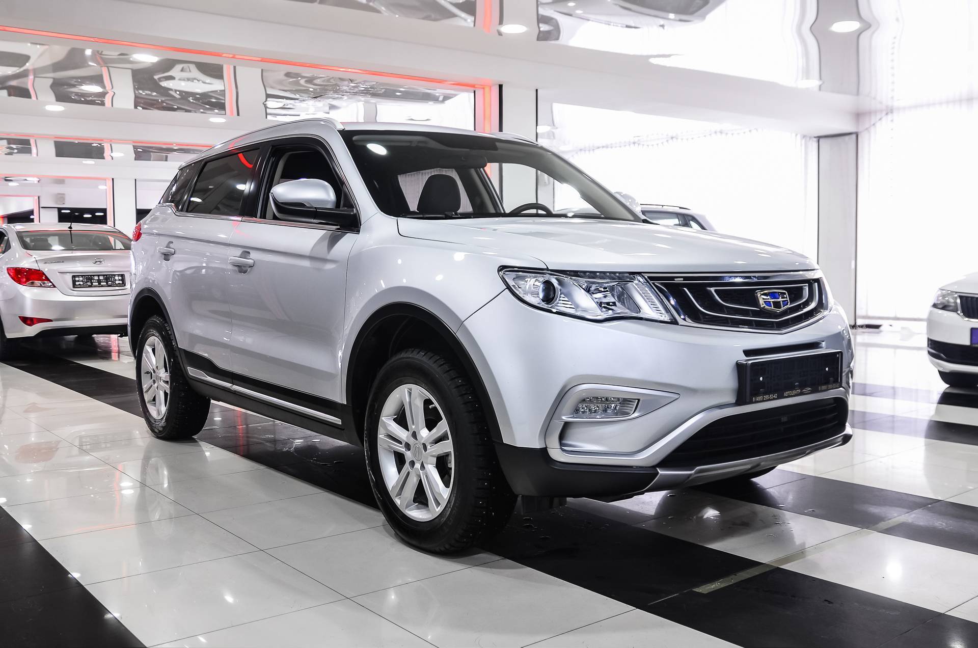 Джили атлас официальные дилеры москва. Джили атлас 2018. Geely Atlas 2018 фото. Джили атлас белый фото.