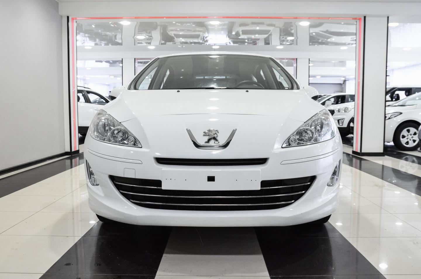 Купить БУ Peugeot 408 2015 года выпуска с пробегом 24 771 км в Москве,  продажа б/у Пежо 408 (Белый) — Автосалон Trade Profi