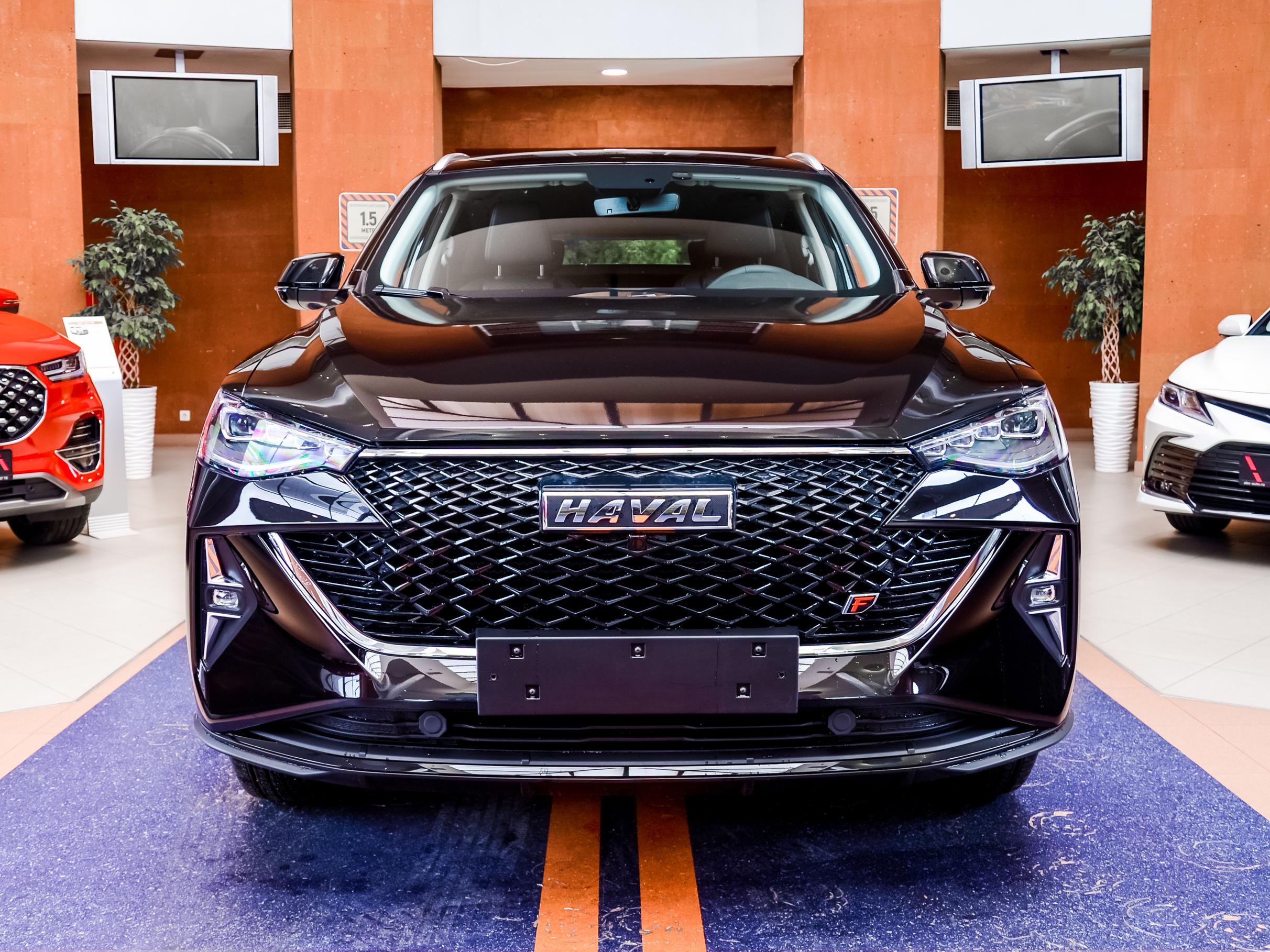 Купить Haval F7x 2024, новый Черный Хавейл F7x по цене 2 112 000 рублей у  официального дилера в Москве