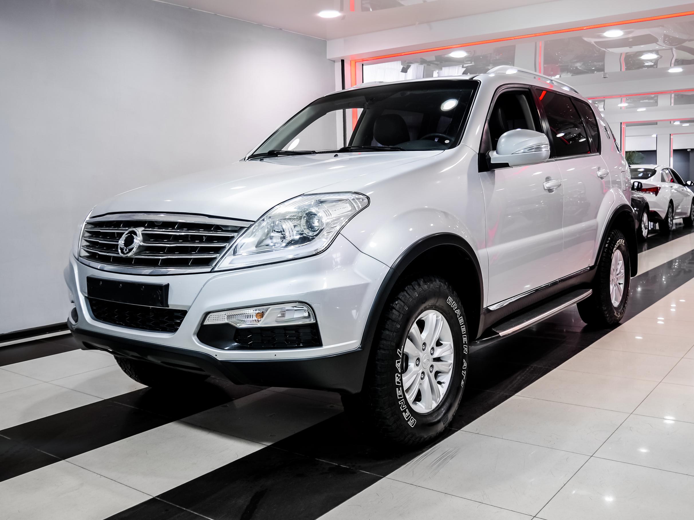 Rexton 2024. Rexton 2013. Рекстон 2024. SSANGYONG Rexton 2014. Рекстон с серебристые суппортами.