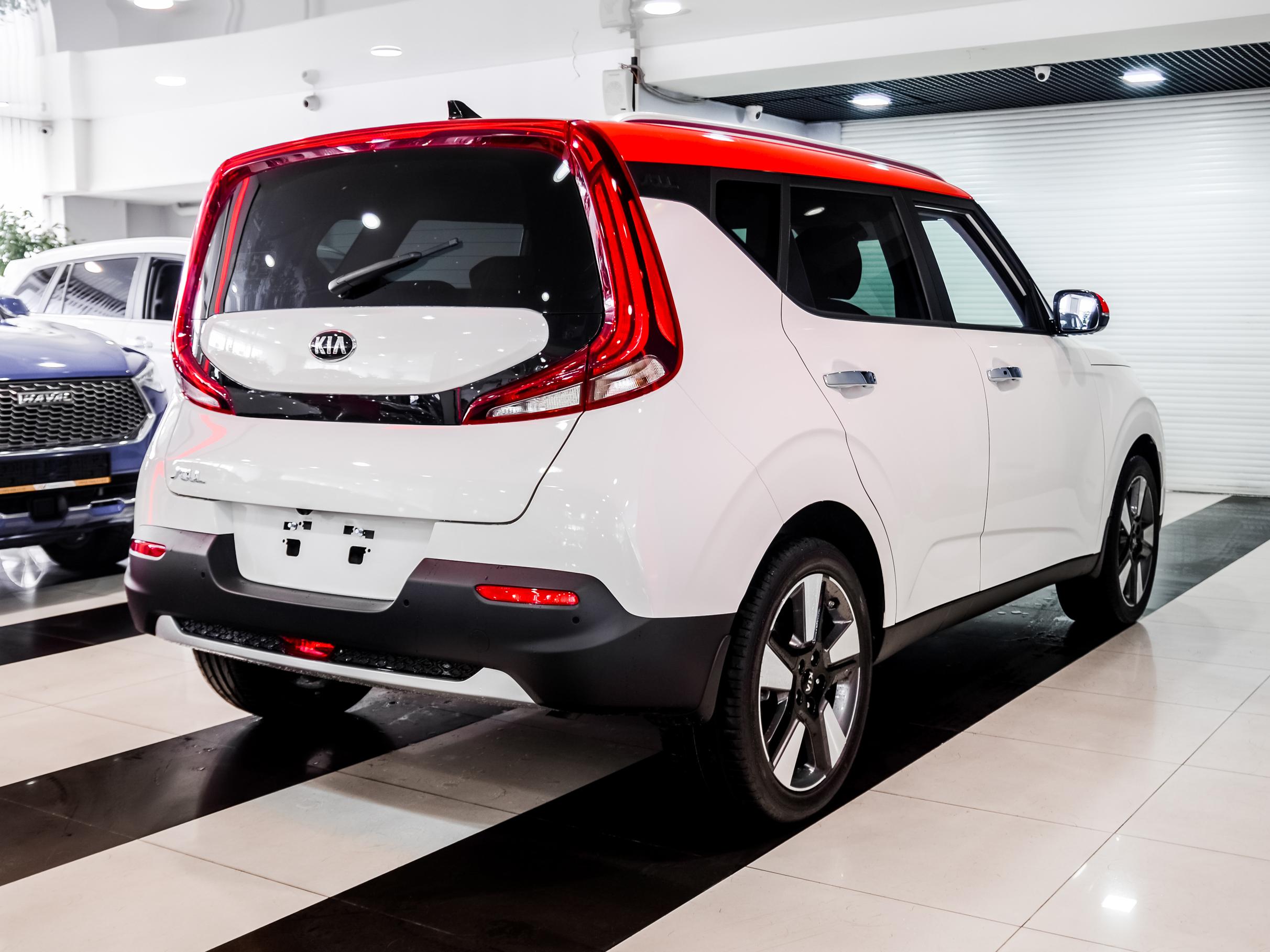 Купить Kia Soul 2024, новый Белый Кия Soul по цене 1 730 000 рублей у  официального дилера в Москве