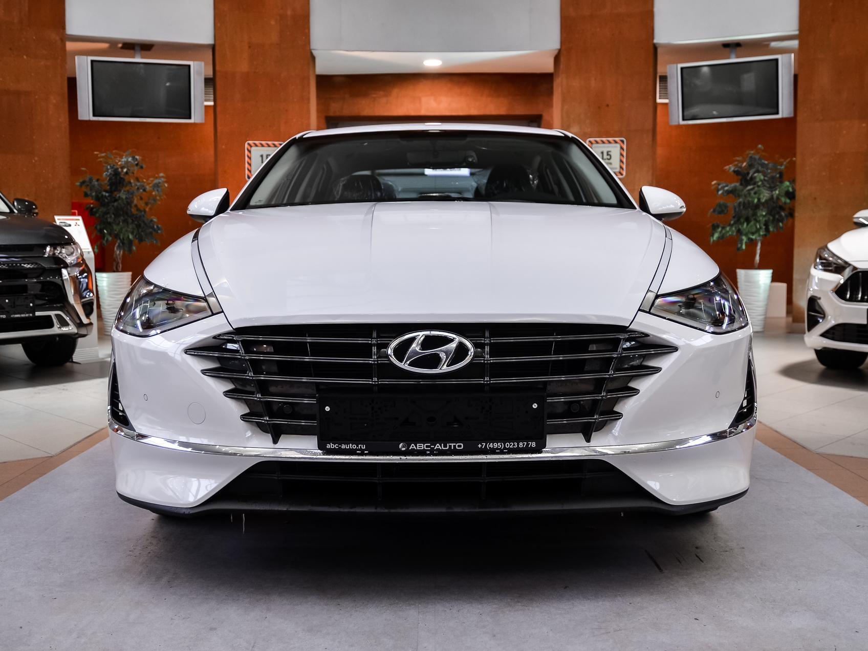 Купить Hyundai Sonata 2024, новый Белый Хендай Sonata по цене 2 100 000  рублей у официального дилера в Москве