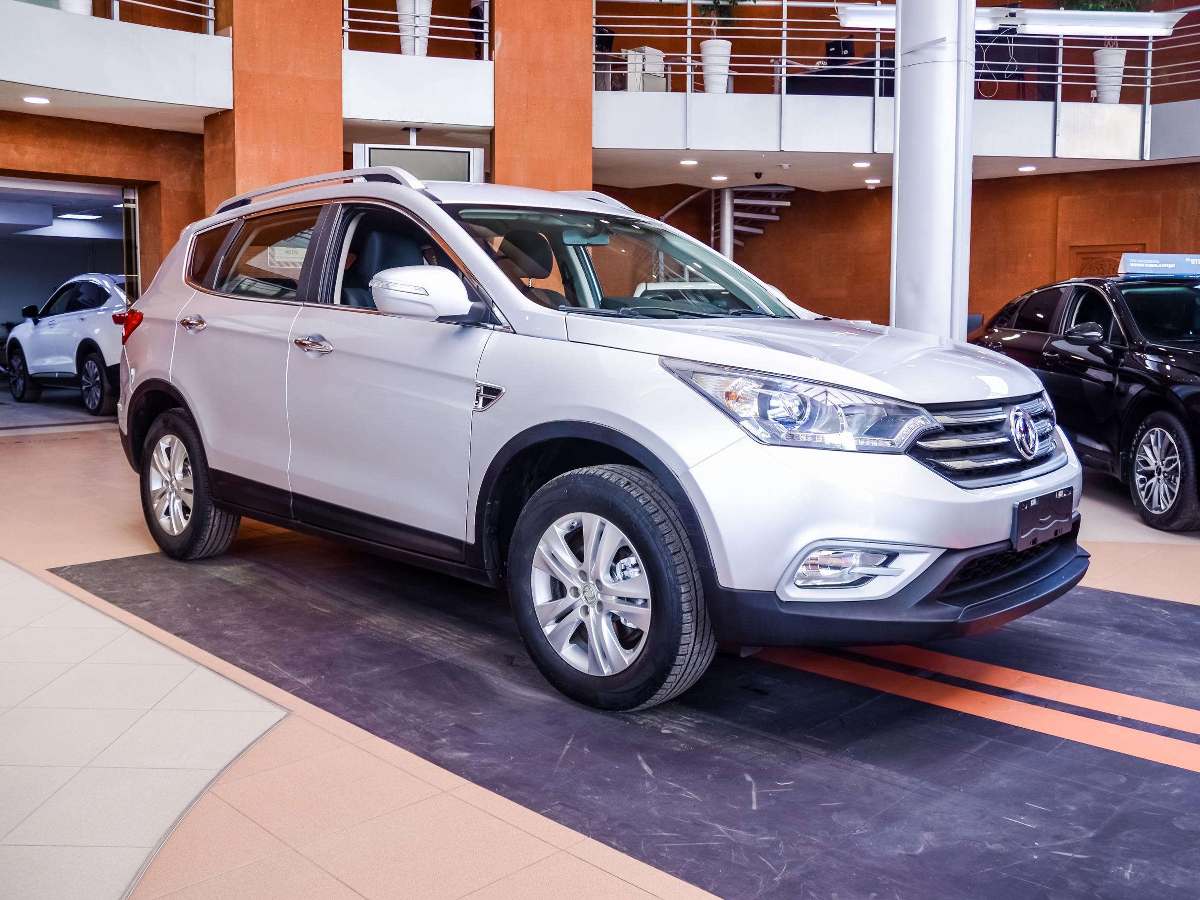 Dongfeng ax7 серый