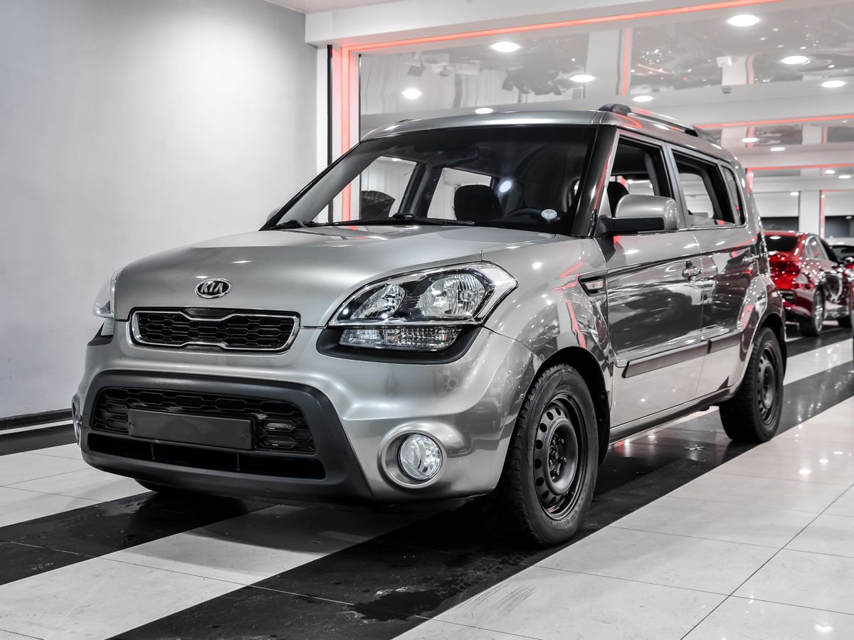 Купить БУ Kia Soul 2012 года выпуска с пробегом 99 797 км в Москве, продажа  б/у Кия Soul (серебристый) — Автосалон Trade Profi