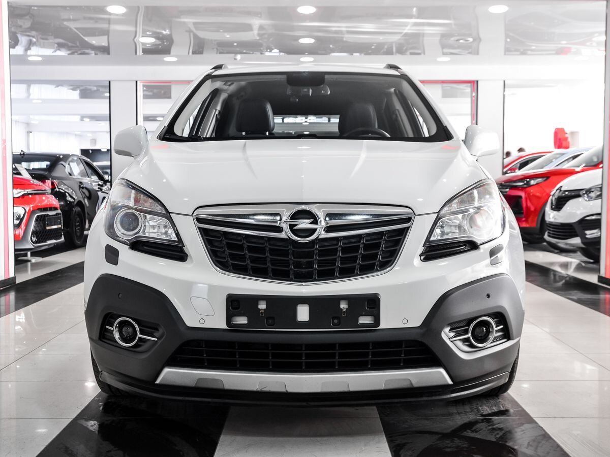 Купить БУ Opel Mokka 2013 года выпуска с пробегом 94 599 км в Москве,  продажа б/у Опель Mokka (белый) — Автосалон Trade Profi