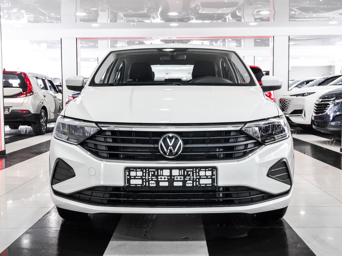 Купить Volkswagen Polo 2024, новый белый Фольксваген Polo по цене 1 634 000  рублей у официального дилера в Москве