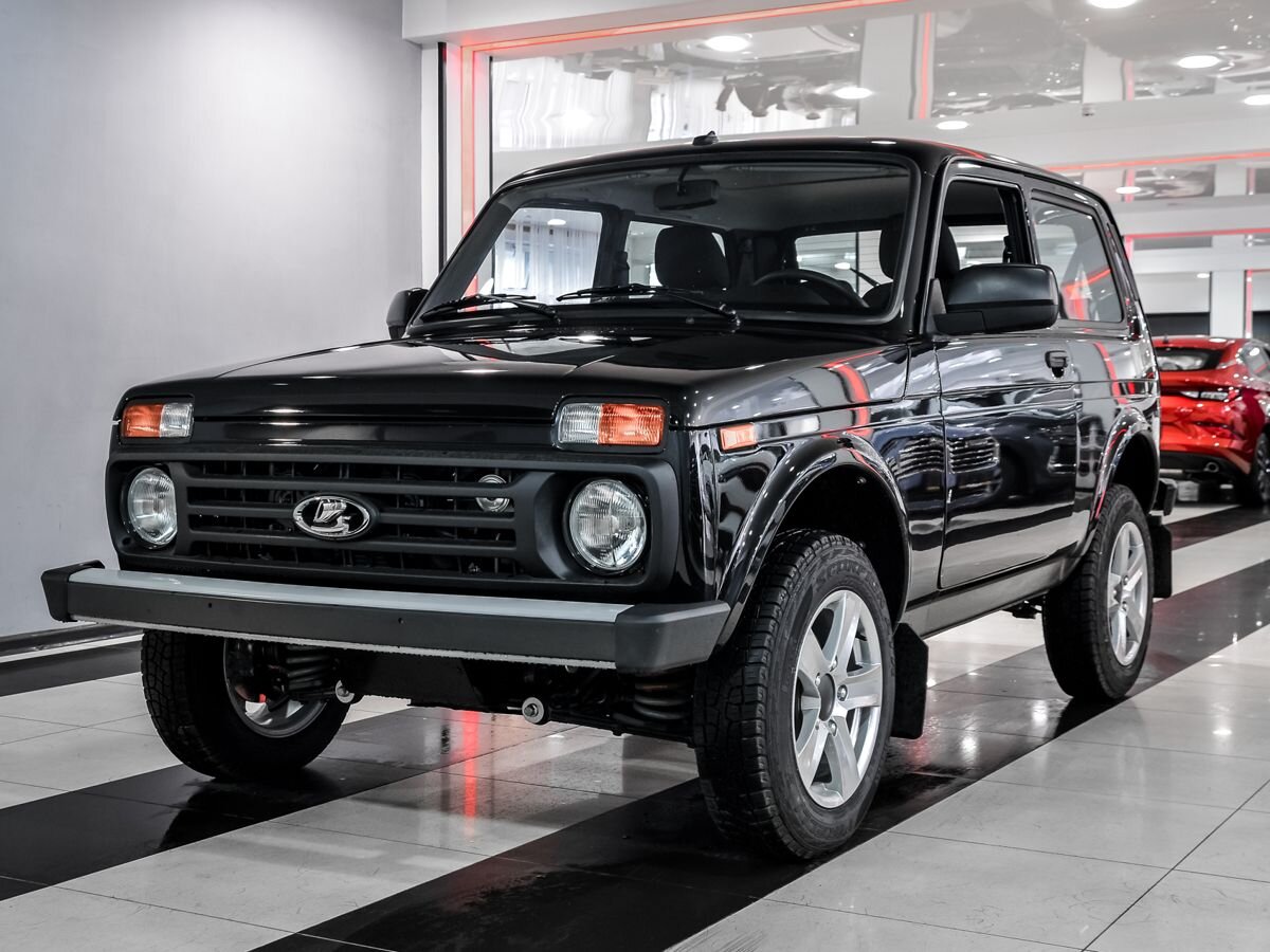 Купить Lada Niva Legend 2024, новый черный Лада Niva Legend по цене 861 000  рублей у официального дилера в Москве