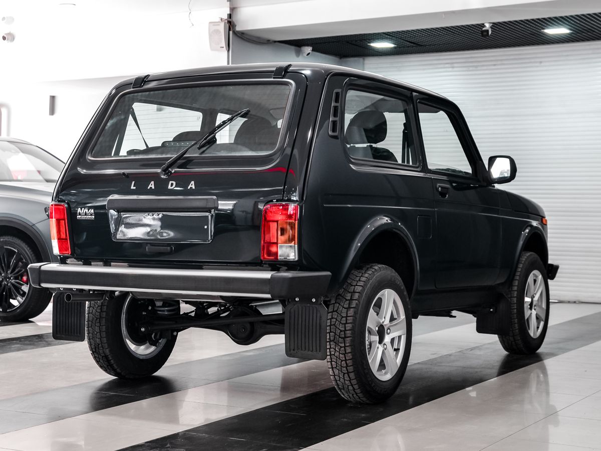 Купить Lada Niva Legend 2024, новый зелёный Лада Niva Legend по цене 861  000 рублей у официального дилера в Москве