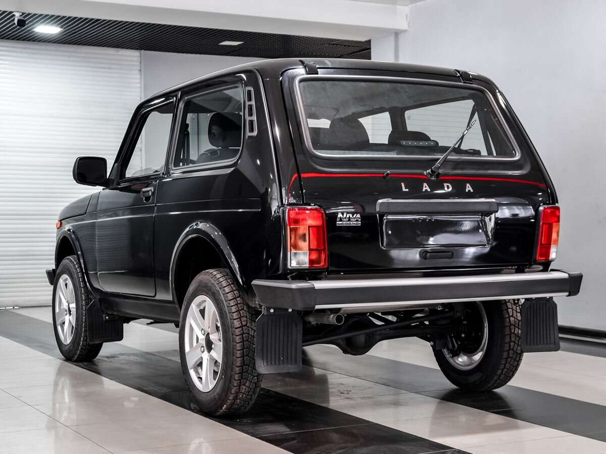 Купить Lada Niva Legend 2024, новый черный Лада Niva Legend по цене 861 000  рублей у официального дилера в Москве