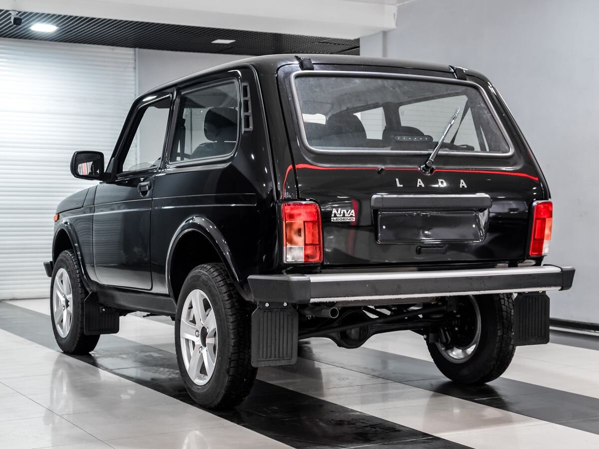 Купить Lada Niva Legend 2024, новый черный Лада Niva Legend по цене 861 000  рублей у официального дилера в Москве