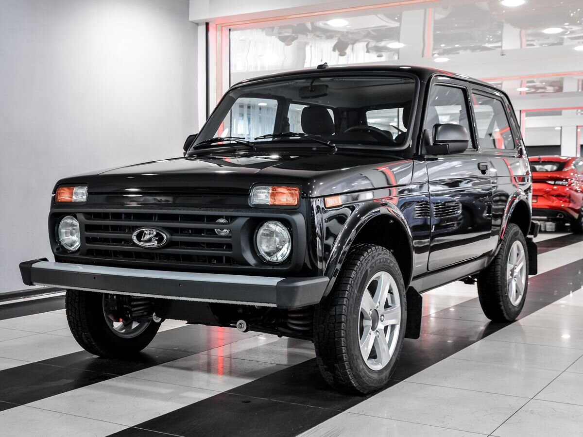 Купить Lada Niva Legend 2024, новый черный Лада Niva Legend по цене 861 000  рублей у официального дилера в Москве