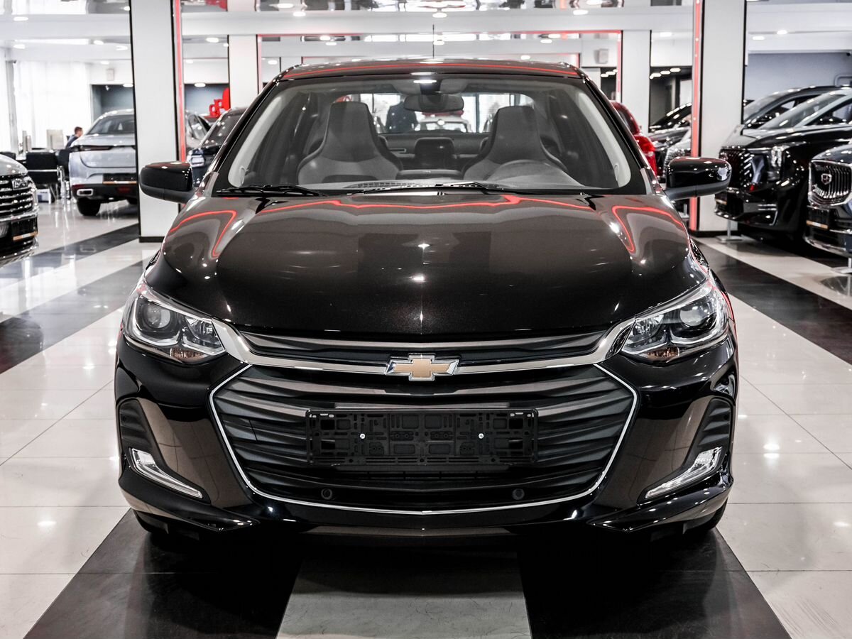 Купить Chevrolet Onix 2024, новый черный Шевроле Onix по цене 1 437 000  рублей у официального дилера в Москве