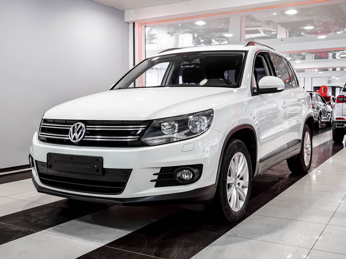 Купить БУ Volkswagen Tiguan 2013 года выпуска с пробегом 141 345 км в Москве,  продажа б/у Фольксваген Tiguan (белый) — Автосалон Trade Profi