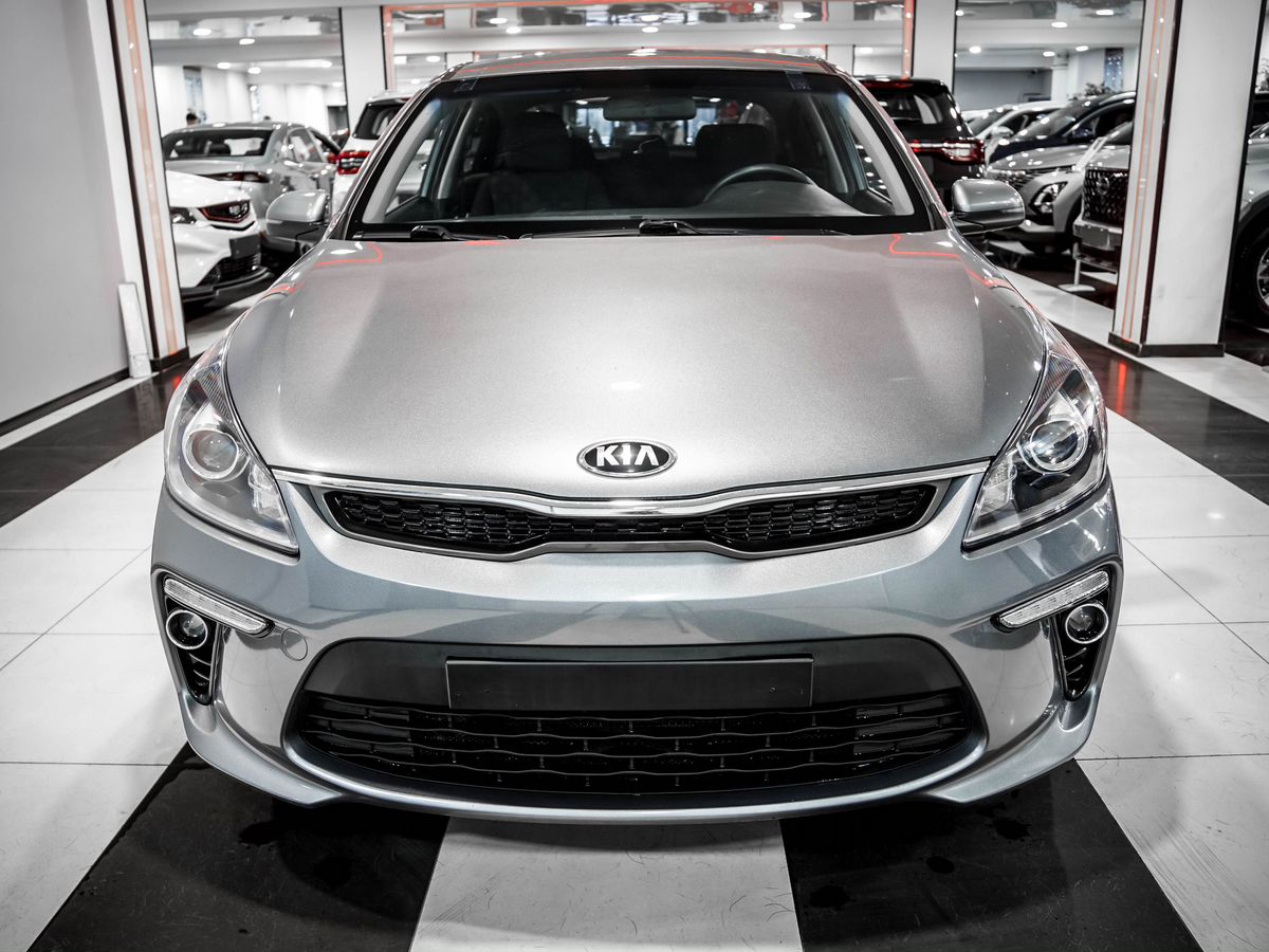 Купить БУ Kia Rio 2020 года выпуска с пробегом 37 683 км в Москве, продажа б/у  Кия Rio (серый) — Автосалон Trade Profi