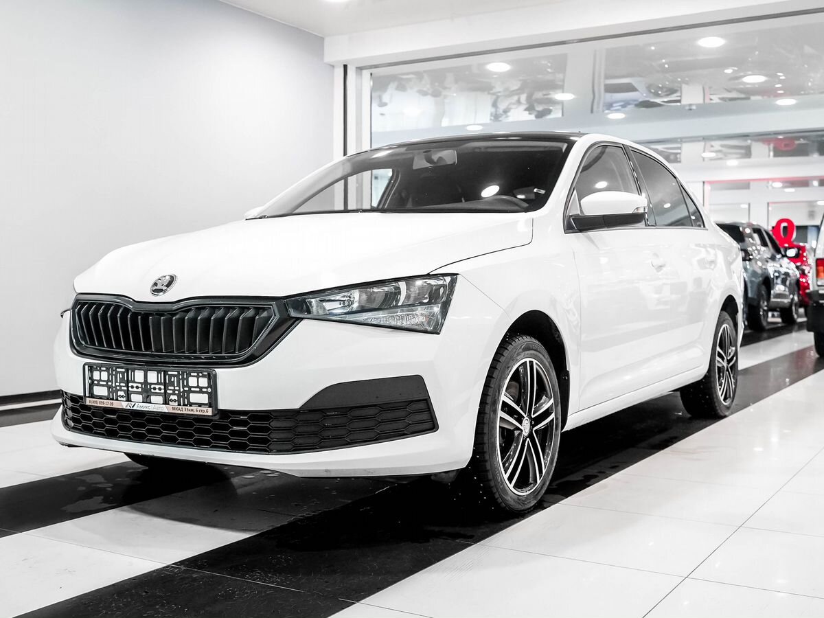 Купить БУ Skoda Rapid 2020 года выпуска с пробегом 43 617 км в Москве,  продажа б/у Шкода Rapid (белый) — Автосалон Trade Profi